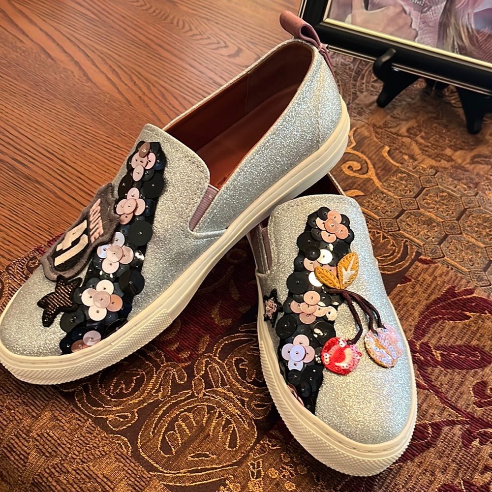 Coach women’s C115 Sneakers Cherry Glitter Silver 9.5 B